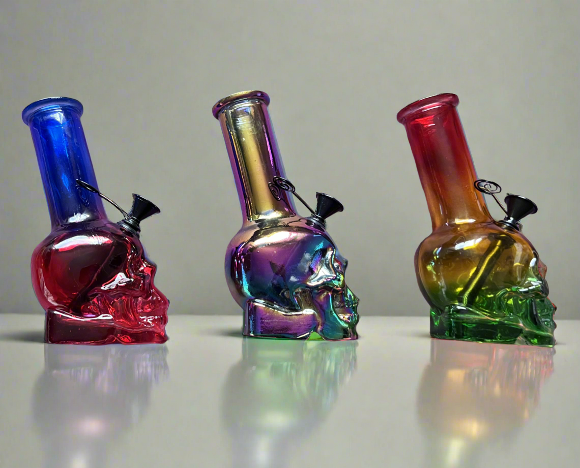 skull glass bong