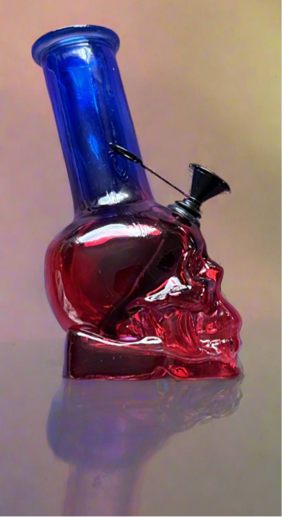 skull glass bong
